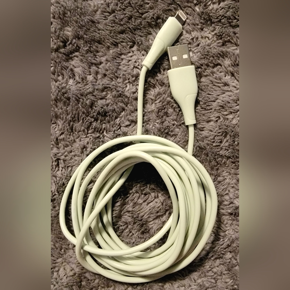 IPhone13 pro charging cord
